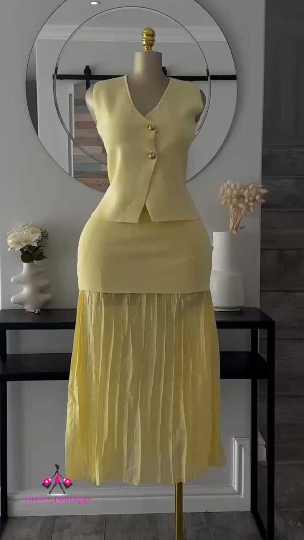 Pastel yellow pleated maxi skirt set